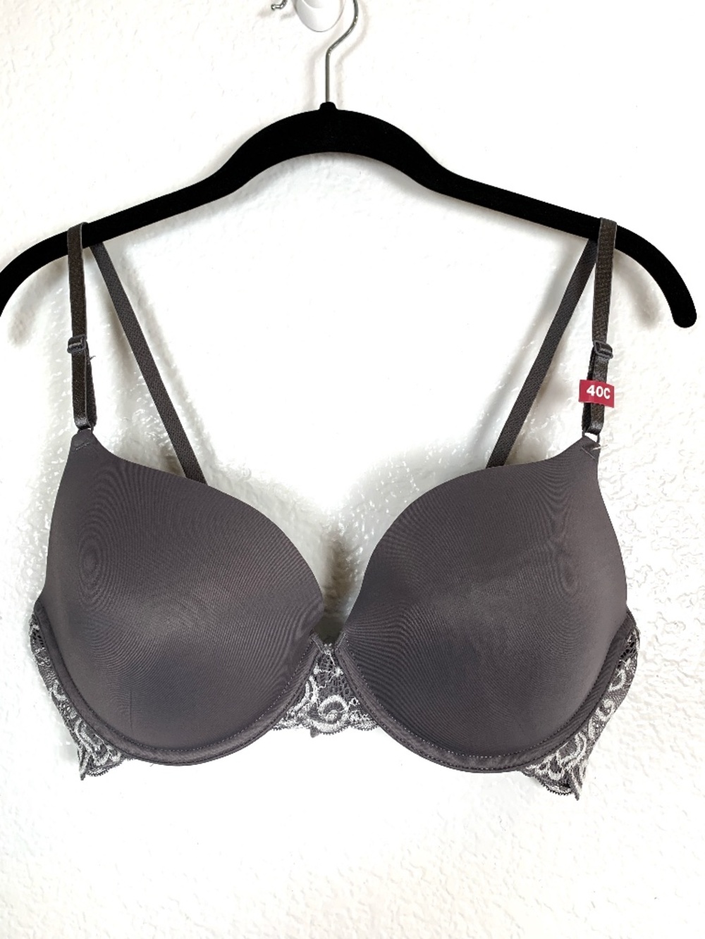 Maidenform Gray Lace Bra Size 40C NWOT Padded Underwire Back Close Grey